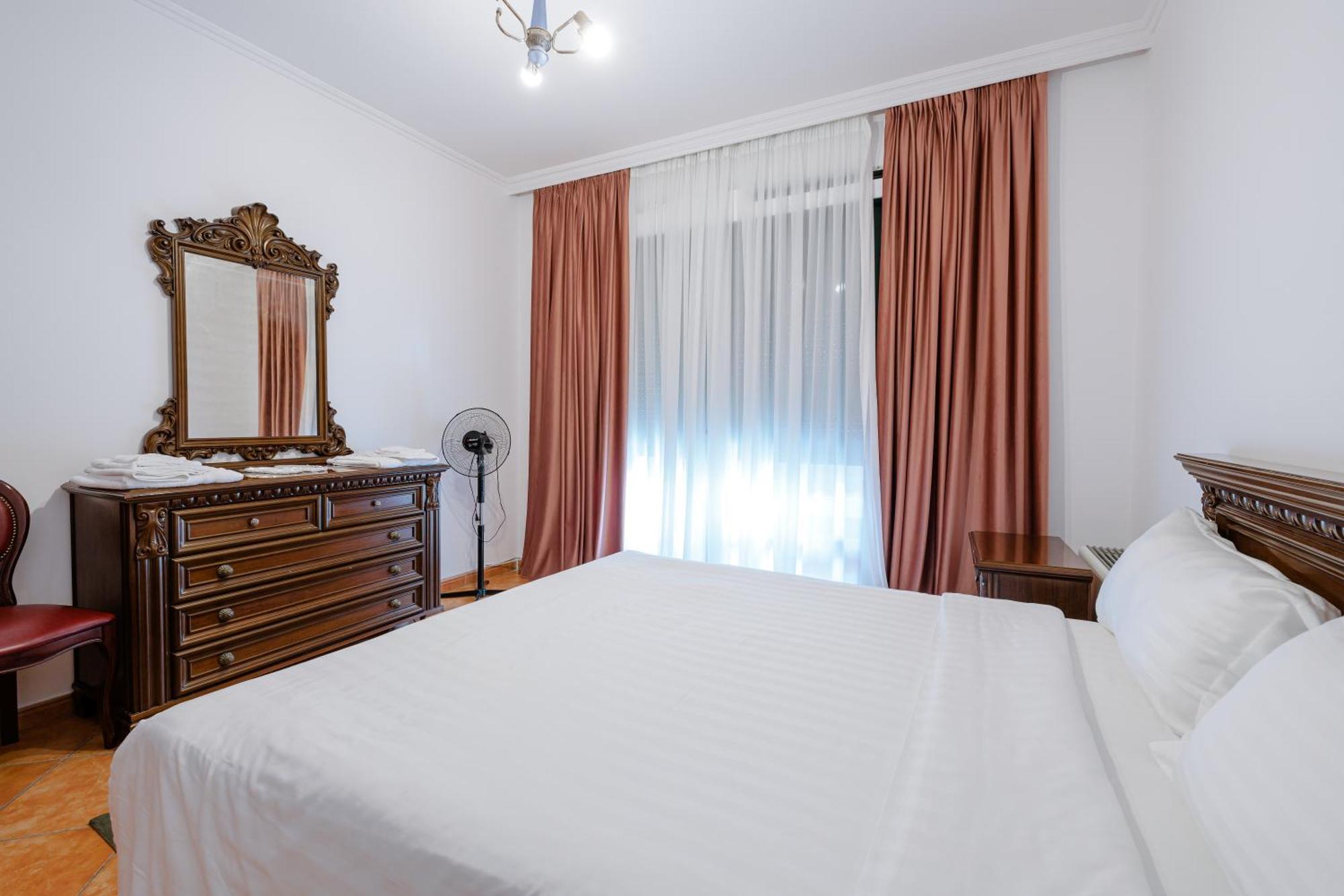 Boutique Hotel Whisky 티라나 객실 사진