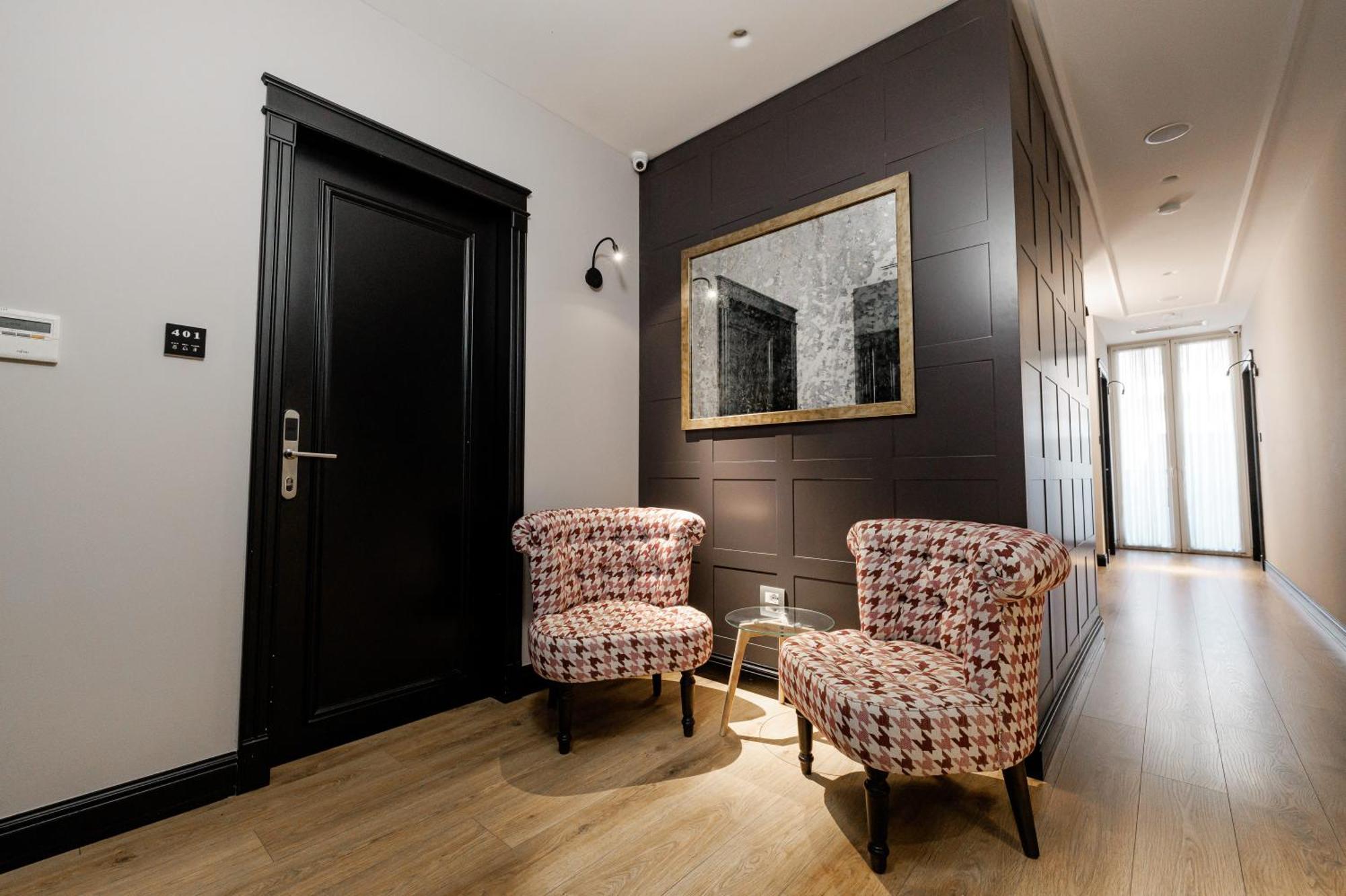 Boutique Hotel Whisky 티라나 외부 사진