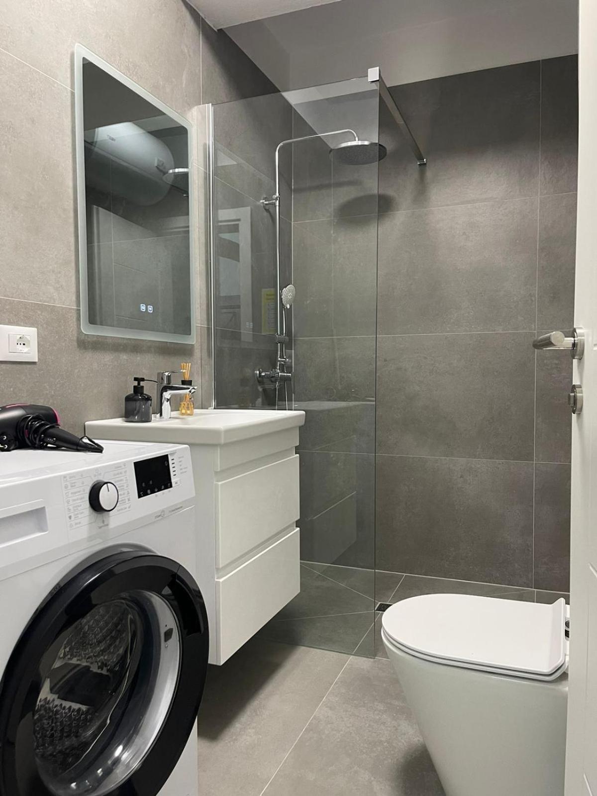 Boutique Hotel Whisky 티라나 외부 사진